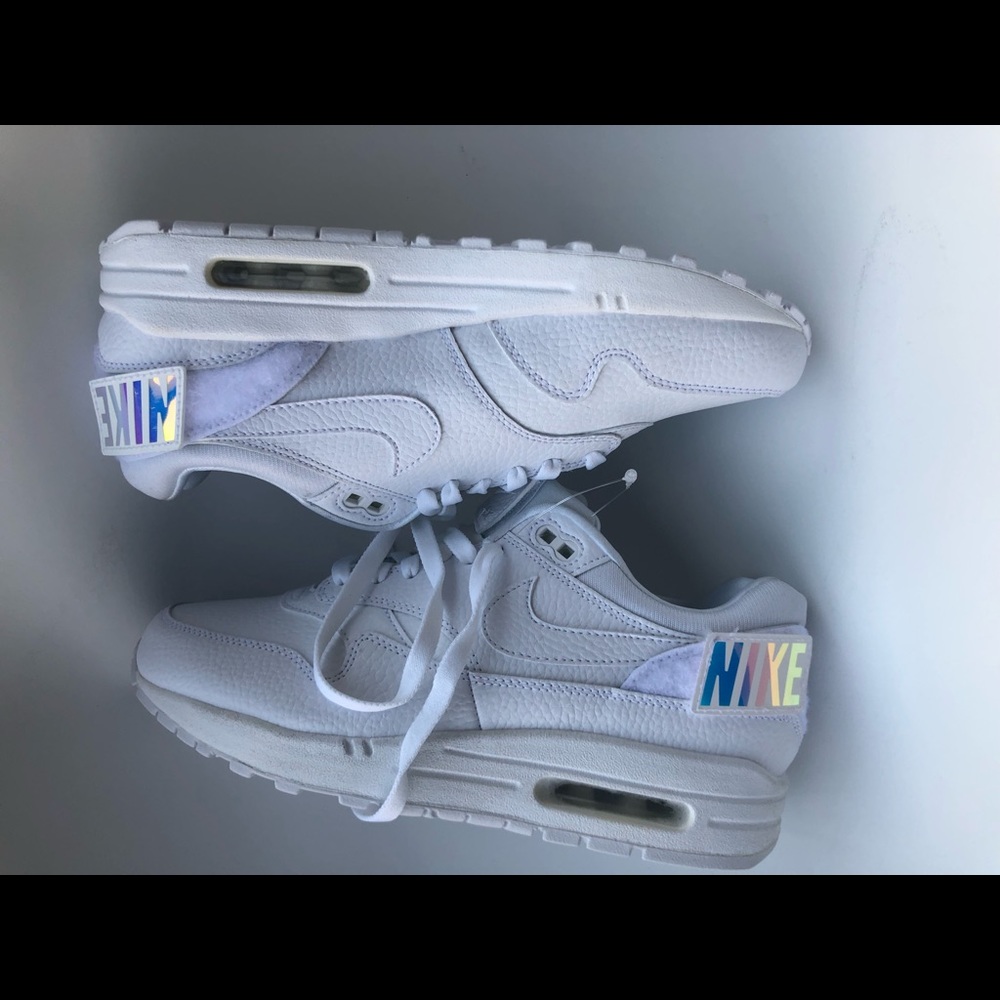 Women’s Nike size 8 air max 90